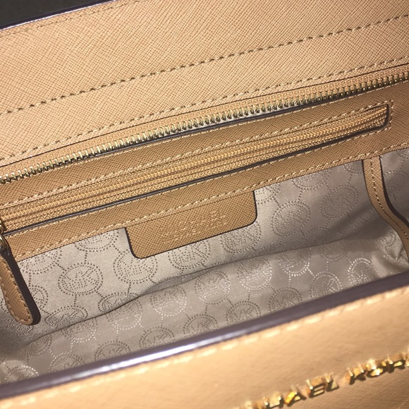 Michael Kors little satchel - Picture 3 of 8